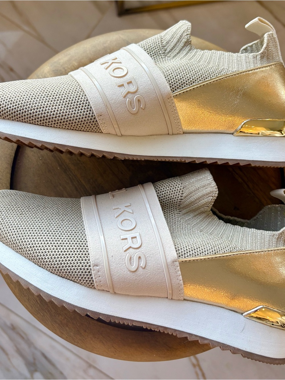 NEW Michael Kors Beige Knit Slip-On Sneakers with Gold Tennis Shoes 7.5 - Picture 4 of 7